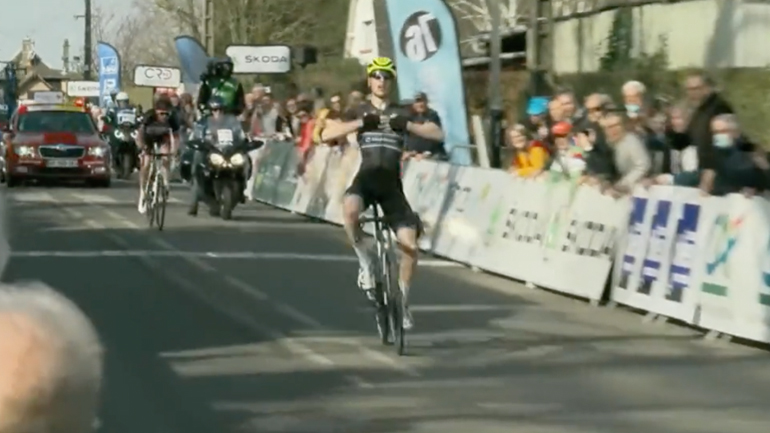 Ο ποδηλάτης Jordan Habets πανηγύρισε πολύ νωρίς τη νίκη του