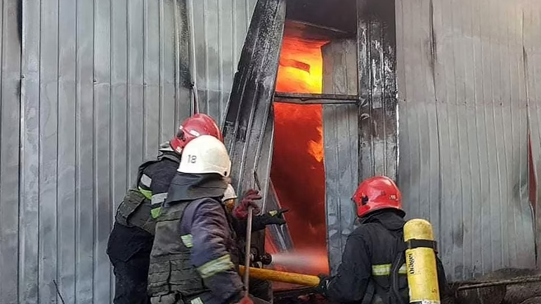 Χάρκοβο: Τέσσερις νεκροί από βομβαρδισμό σε κλινική που λειτουργούσε ως κέντρο παροχής ανθρωπιστικής βοήθειας