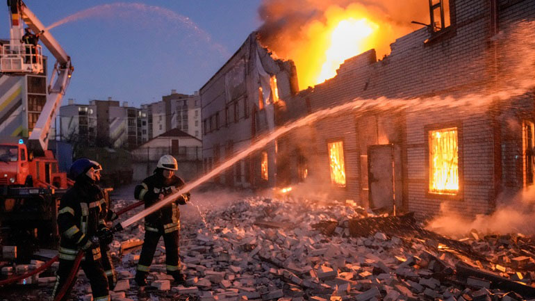 Ουκρανία: 300 οι νεκροί στο θέατρο της Μαριούπολης