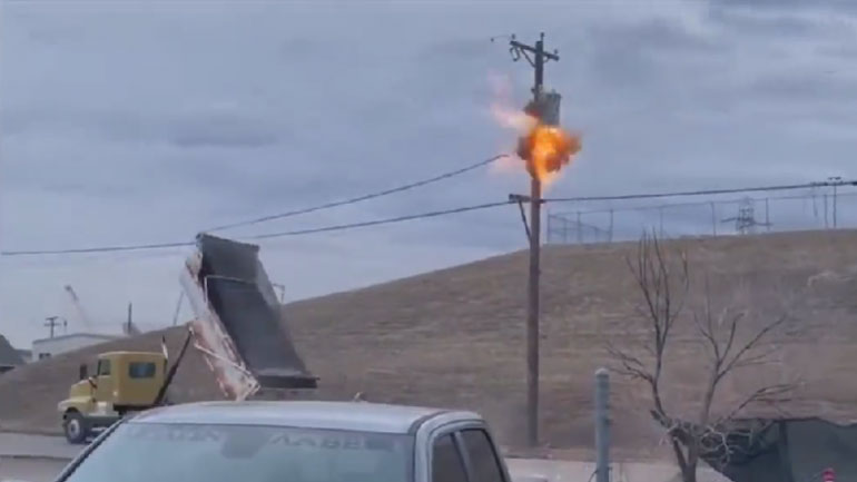 Αφηρημένος οδηγός φορτηγού σκορπίζει πανικό