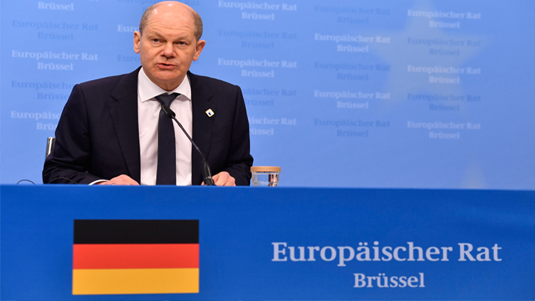 Σολτς: Η Κομισιόν θα εξετάσει το μέτρο επιβολής ανώτατων ορίων τιμών ενέργειας