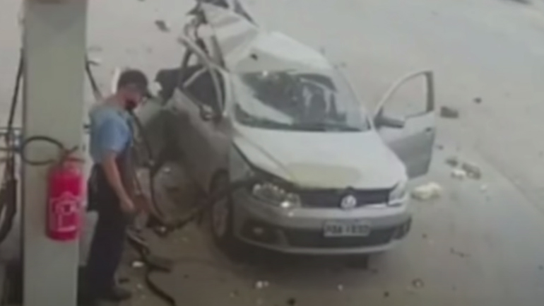 Αυτοκίνητο με φυσικό αέριο (CNG) ανατινάζεται κατά τον ανεφοδιασμό