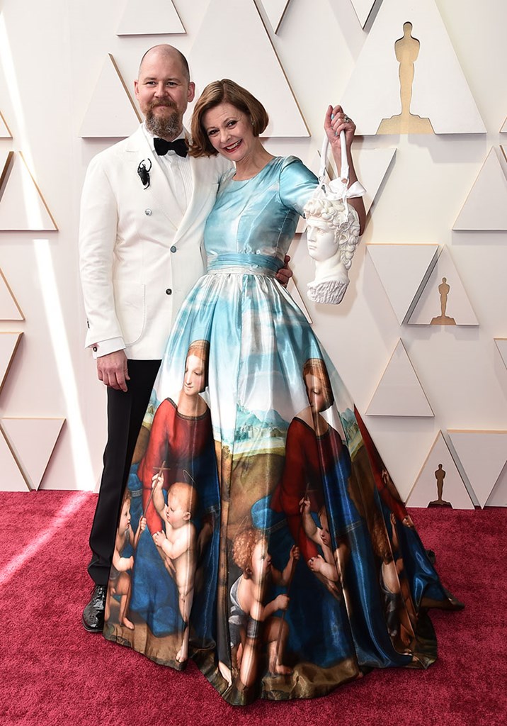 O Σουηδός make-up artist και κομμωτής Λοβ Λάρσον, και η επίσης make-up artist Έβα φον Μπαρ