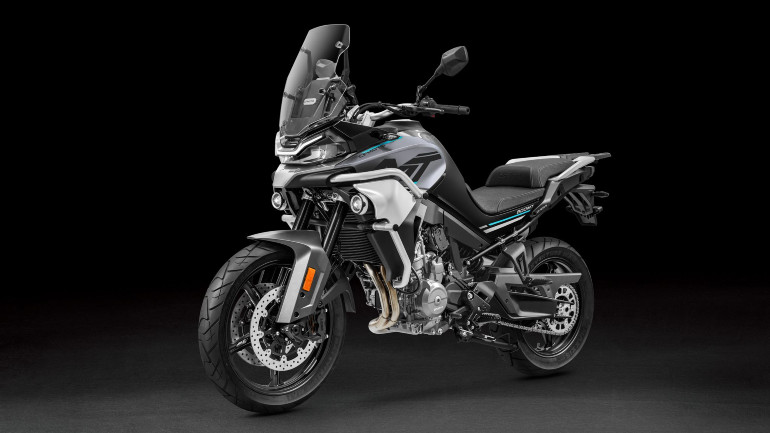 Η έκδοση 800MT Sport έχει χυτές ζάντες με 19 ιντσών εμπρός τροχό.