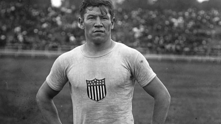 Μετά από 70 χρόνια και μετά το θάνατο του επέστρεψαν τα μετάλλια