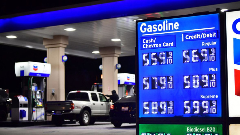 Καλιφόρνια: 800 δολάρια σε κάθε οδηγό επειδή ακρίβυνε η βενζίνη