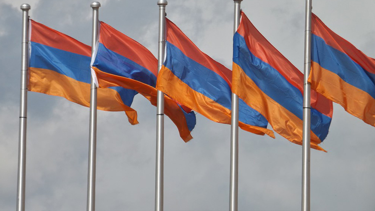 Η Αρμενία διαψεύδει την αποστολή μαχητικών αεροσκαφών στη Ρωσία για τον πόλεμο