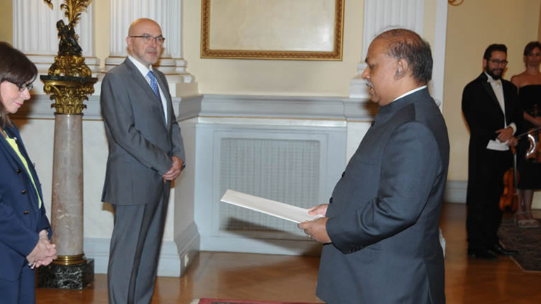 Ηράκλειο: Επίσκεψη του πρέσβη της Ινδίας με τον περιφερειάρχη Κρήτης