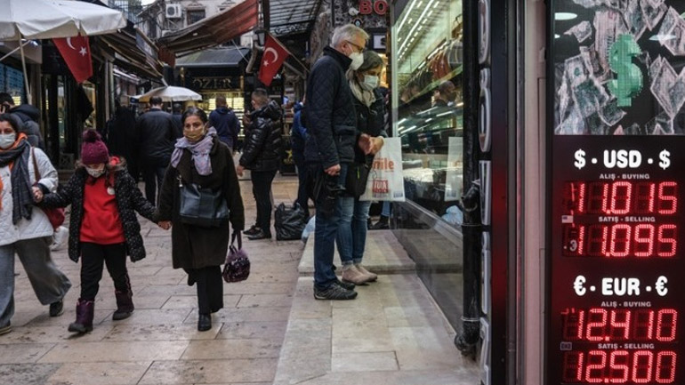 Τουρκία: Μειώνεται από το 18% στο 8% ο ΦΠΑ σε προϊόντα υγιεινής και ιατρικό εξοπλισμό