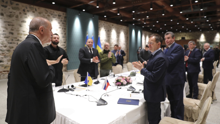 Κράτος ουδετερότητας προτείνει η Ουκρανία – Περιορίζει τις «στρατιωτικές επιχειρήσεις» σε Κίεβο και Τσερνίχιβ η Ρωσία