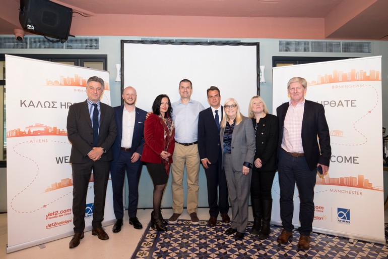 Το επιτελείο του ΔΑΑ με τον Steve Heapy CEO των Jet2.com & Jet2holidays και την ομάδα του