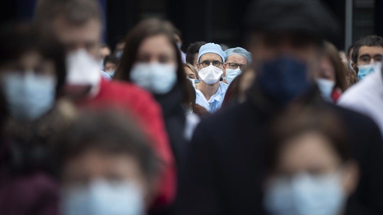 Tέλος όλοι οι περιορισμοί λόγω Covid σε Ελβετία και Βουλγαρία – Πετούν και τις μάσκες ! Tέλος όλοι οι περιορισμοί λόγω Covid σε Ελβετία και Βουλγαρία – Πετούν και τις μάσκες !