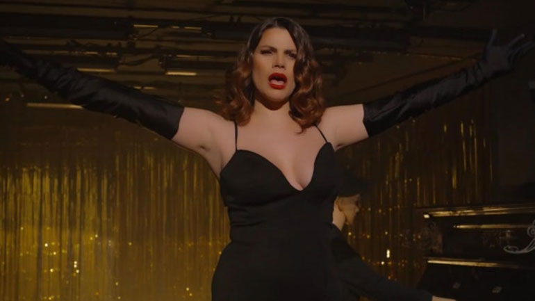 «Μαύρα Ποιήματα»: Εντυπωσιάζει το νέο τραγούδι της Βίκυς Καρνέζη