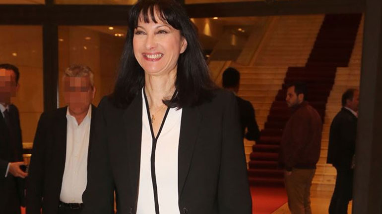 Η Έλενα Κουντουρά αποκαλύπτει την ηλικία της : «Δεν μπορώ να το πιστέψω ούτε εγώ»