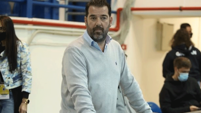 Ο Mr Tsapas, τα κρυπτονομίσματα, η μοιραία γυναίκα και το έλλειμμα 215.800 ευρώ στον Ιωνικό Νικαίας