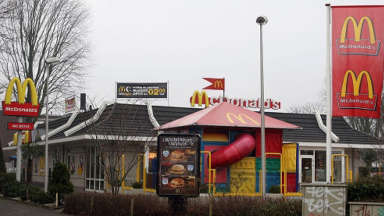 Ολλανδία: Ένοπλος εκτέλεσε δύο θαμώνες σε εστιατόριο της αλυσίδας McDonald’s
