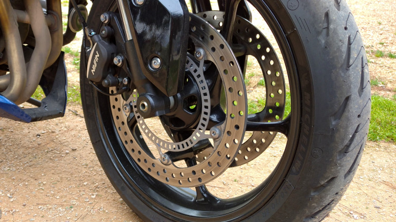 Δυνατά φρένα της Nissin.