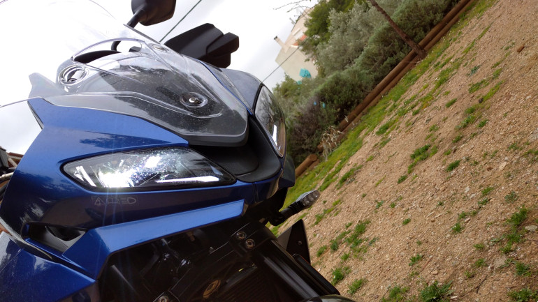 LED φωτιστικά σώματα και ρυθμιζόμενη ζελατίνα.