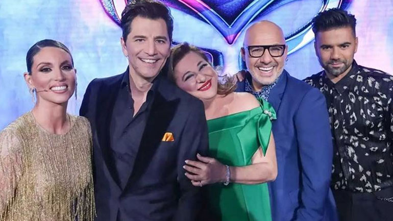 Πρεμιέρα για το The Masked Singer – Η μεταμφίεση του Σάκη Ρουβά και τα πρώτα του λόγια