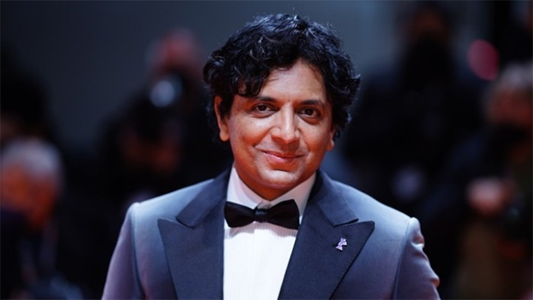 Ο Μ. Νάιτ Σιάμαλαν στέλνει την αγάπη του στον Μπρους Γουίλις