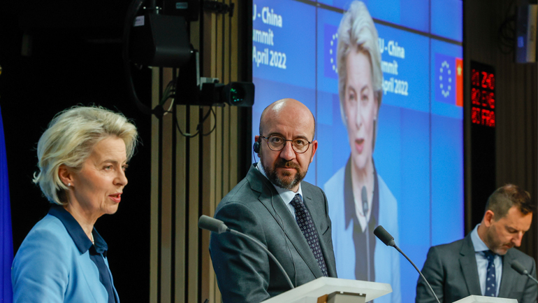 Φον ντερ Λάιεν –Μισέλ: «H EE καλεί την Κίνα να βοηθήσει στον τερματισμό του πολέμου στην Ουκρανία»