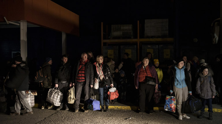 Ζελένσκι: Περισσότεροι από 3.000 άνθρωποι «διασώθηκαν» από τη Μαριούπολη