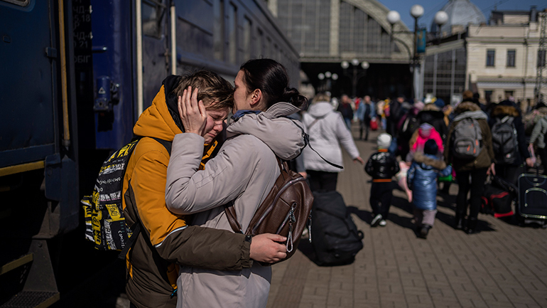 Ουκρανία: Χιλιάδες άμαχοι απομακρύνθηκαν από τη Μαριούπολη Ουκρανία: Χιλιάδες άμαχοι απομακρύνθηκαν από τη Μαριούπολη