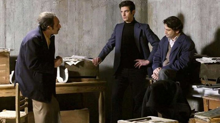 Άγριες Μέλισσες: Τι θα δούμε στα νέα επεισόδια της δημοφιλούς σειράς;