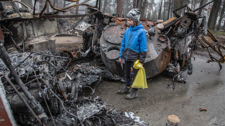 Η ΕΕ κατηγορεί τις ρωσικές στρατιωτικές δυνάμεις για τη διάπραξη θηριωδιών στην Μπούσα-ΠΡΟΣΟΧΗ: Σκληρές εικόνες