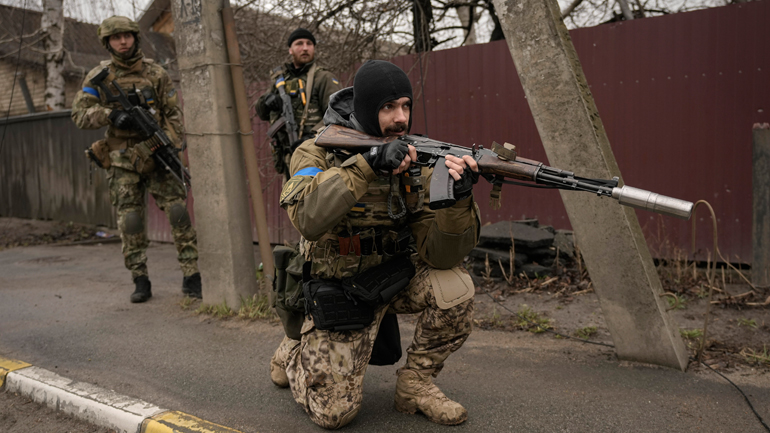 Το Κίεβο υποστηρίζει ότι η σφαγή στην Μπούσα ήταν σκόπιμη – Ζητά νέες κυρώσεις κατά της Ρωσίας-ΠΡΟΣΟΧΗ: Σκληρές εικόνες