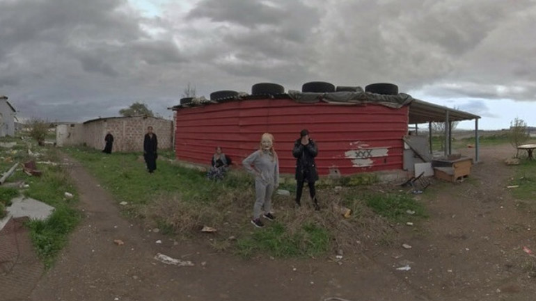 59η Μπιενάλε Βενετίας: «Στον δρόμο για τον Κολωνό» με το καρουσέλ της Λουκίας Αλαβάνου