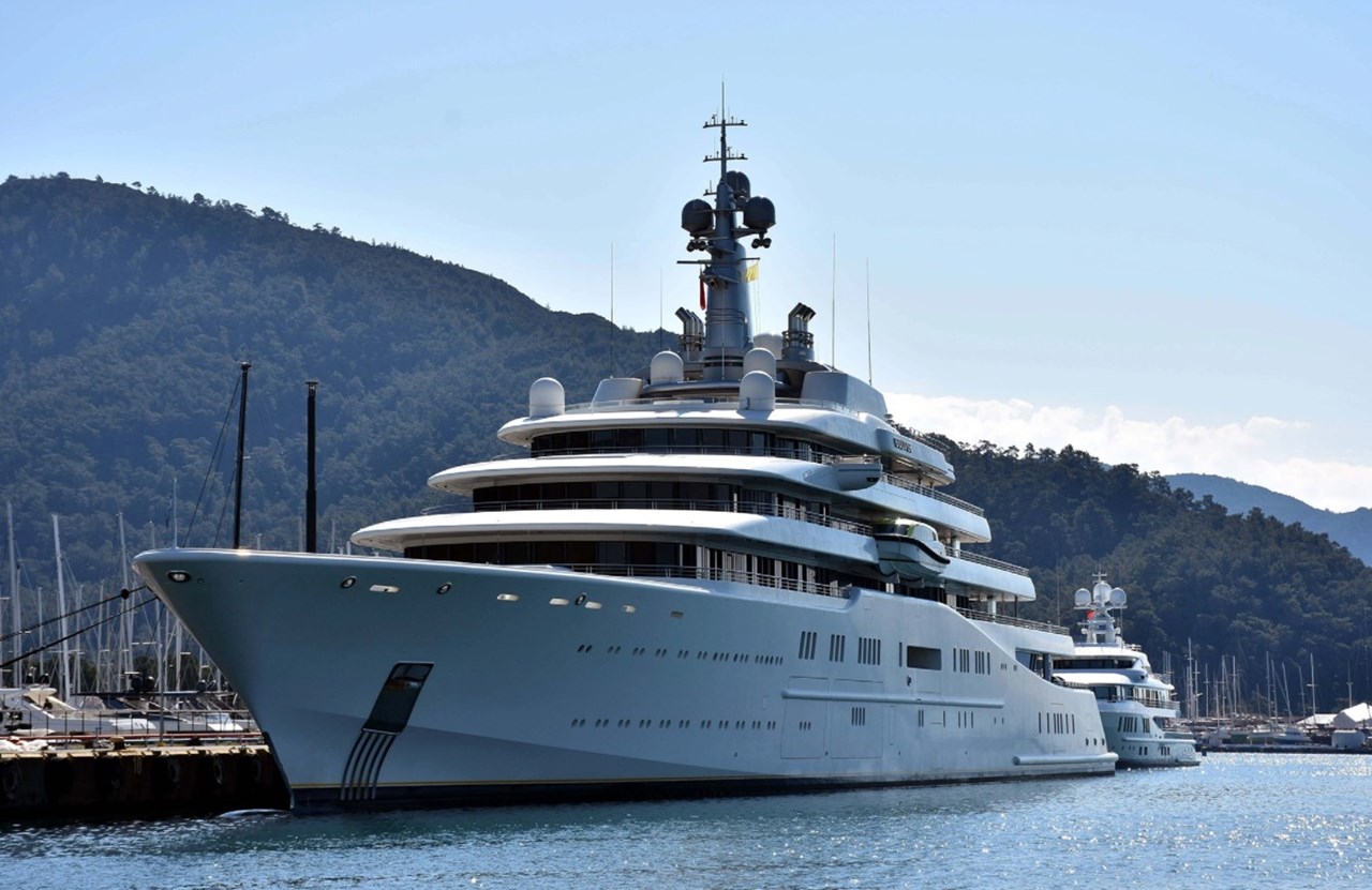 Το 163 μέτρων Eclipse, το δεύτερο μεγαλύτερο ιδιωτικό γιοτ στον κόσμο, βρίσκεται αγκυροβολημένο στην Τουρκία