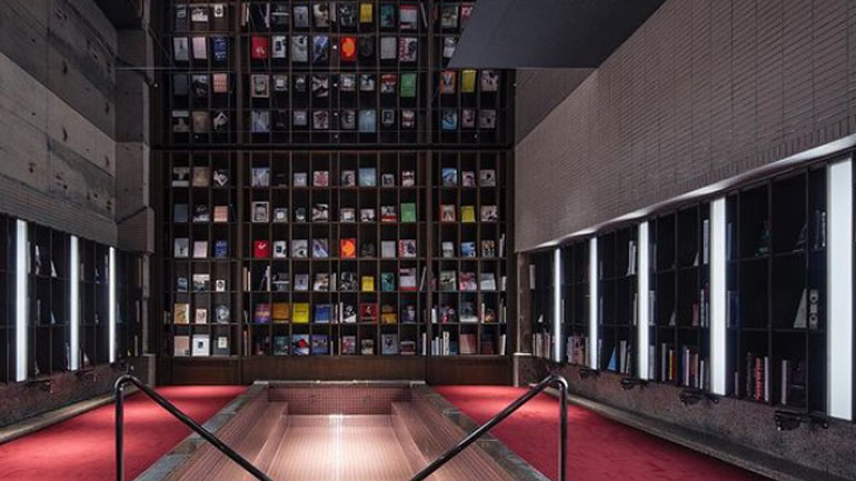 Ενσωμάτωσαν βιβλιοπωλείο στο εσωτερικό ξενοδοχείου στην Ιαπωνία