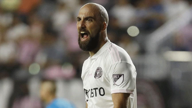 Αποσύρεται στο τέλος της σεζόν ο Ιγκουαΐν