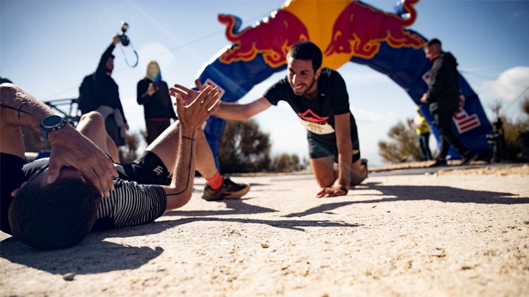 Πόσος χρόνος πιστεύεις ότι χρειάστηκε για να φτάσει ο 1ος στην κορυφή του Red Bull Σκαλάκια;