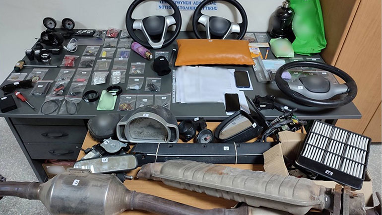 Σπείρα έκλεβε αυτοκίνητα στα νότια προάστια