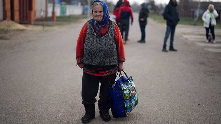 Το Κίεβο καλεί τους κατοίκους να εγκαταλείψουν την ανατολική Ουκρανία