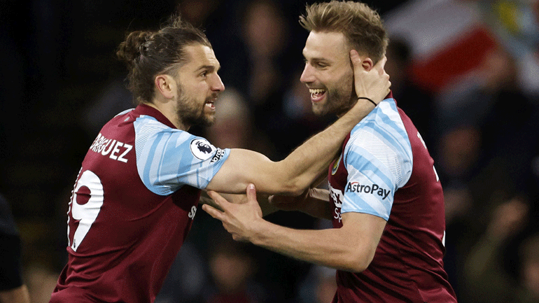 «Χρυσό τρίποντο» η Μπέρνλι, 3-2 την Έβερτον