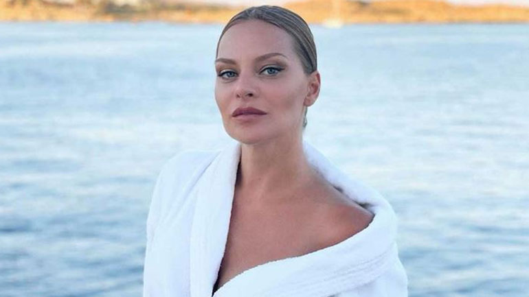 Υβόννη Μπόσνιακ: Υποβλήθηκε σε χειρουργική επέμβαση