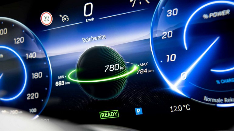 Mercedes – Schafer: «Τα ηλεκτρικά θα αργήσουν πολύ για να γίνουν φθηνότερα»