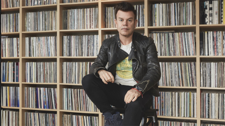 Ο Πολ Όκενφολντ γράφει την αυτοβιογραφία του