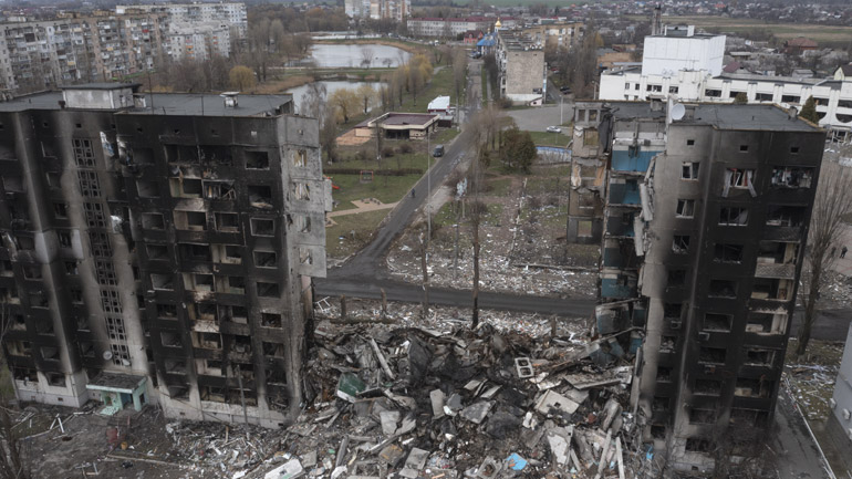 Ρωσικοί βομβαρδισμοί στη Λοζόβα, κοντά στο Χάρκοβο