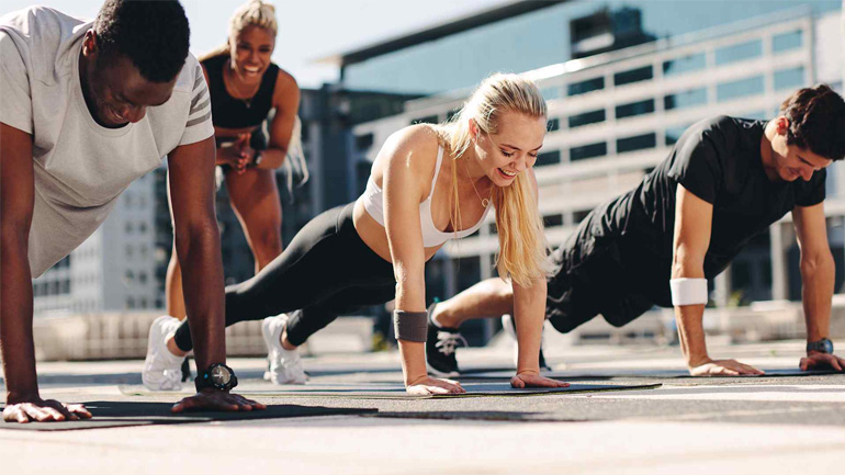 Τα 3 οφέλη της άσκησης με παρέα