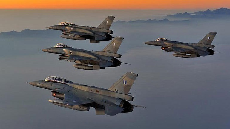 Συνεκπαίδευση αμερικανικών Β-52 με ελληνικά μαχητικά στο FIR Αθηνών