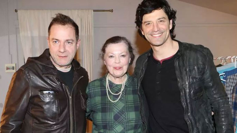 Ρούλα Πατεράκη: «Ο Σάκης Ρουβάς ωφελήθηκε από τον Λιγνάδη, ένιωσε καλά»