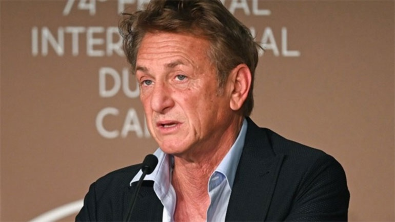 Ο Σον Πεν εμφανίστηκε το ίδιο βράδυ στο Fox News και στο MSNBC για να σημάνει συναγερμό για την Ουκρανία