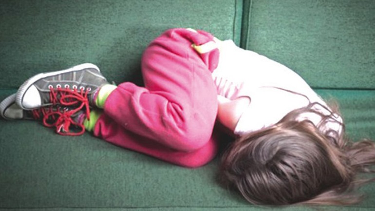 Νέα Σμύρνη: Για εξηγήσεις καλούνται οι δάσκαλοι της 14χρονης – Προφυλακίστηκε ο πατέρας