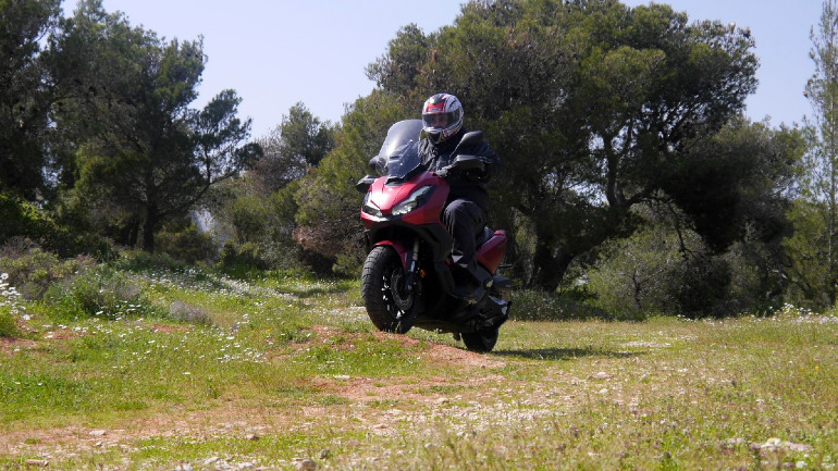 Δεν θα πει όχι σε ήπια περάσματα από χωμάτινες διαδρομές.