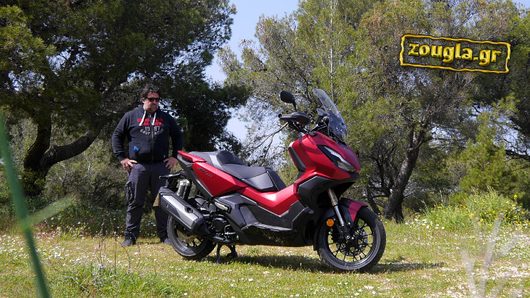 H Honda βάζει γκολ από τα αποδυτήρια με το ADV 350