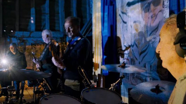 Οι Pink Floyd επιστρέφουν μετά από 28 χρόνια με ένα τραγούδι για την Ουκρανία – Δείτε το βίντεο